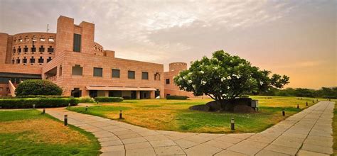 The ISB Edge Program | Management Masters