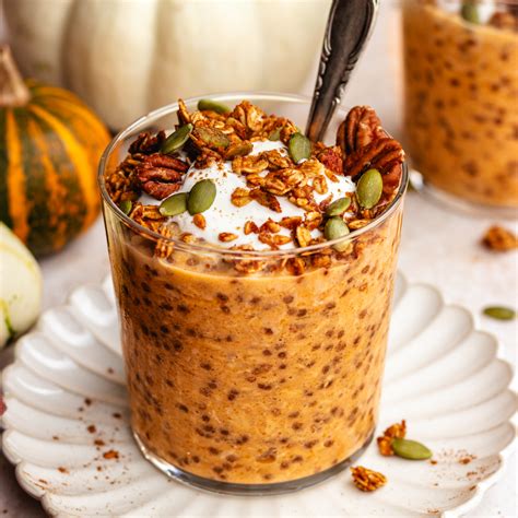 Pumpkin Pie Overnight Oats - The Delicious plate