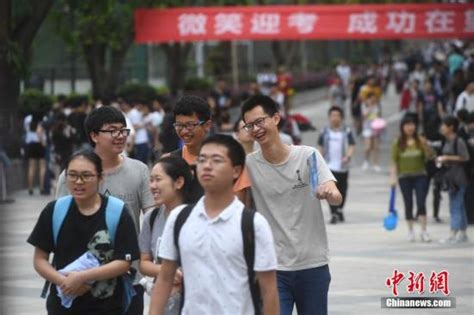 高中生出国留学持续走热 学生更要合理定位量力而行_中考资讯_上海中考网