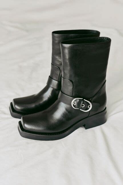 Leather Shoes 的图像结果