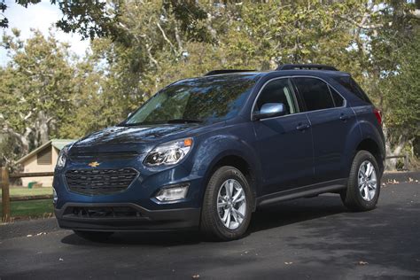 2017 Chevrolet Equinox vs. 2017 GMC Terrain: Compare Cars