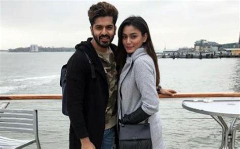 Iss Pyaar Ko Kya Naam Doon actress Sana Khan and actor Rohan Gandotra's ...