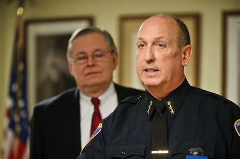 Politician with Police Office 的图像结果