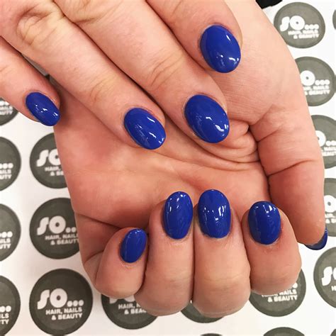 blue eyeshadow cnd