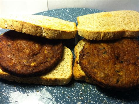 Crazy Food Dude: Review: MorningStar Farms Spicy Black Bean Veggie Burgers