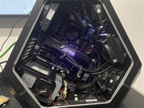 Image result for Alienware M17 R4 vs Area 51