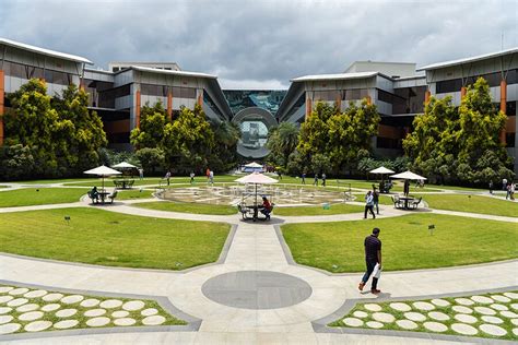 This is the time for IT services to reinvent business models, say analysts