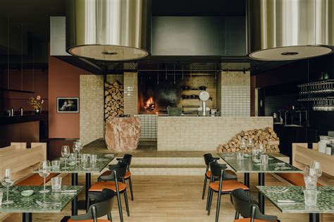 Beefclub 'Fire and Salt' Restaurant / Ester Bruzkus Architekten | ArchDaily