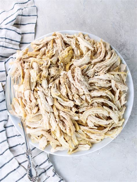 How to Make Easy Shredded Chicken – Juicy, Tender & Ready in 30 Minutes