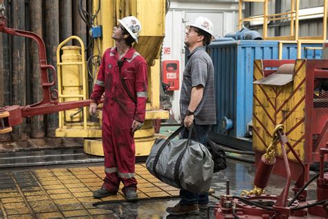 Deepwater Horizon (2016) - Drama Film | AceShowbiz