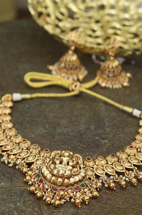 Elevate Your Style with Radiant Royalty Necklace Set - Luxurionworld's ...