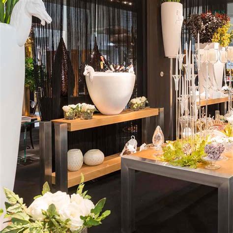 Double shelf rectangular design console in Aida oak wood