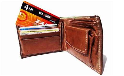 Moser Baer launches credit-card shaped Zap pen drive, 4GB at Rs. 1,100