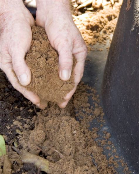 DIY Slate Cladding Water Feature 的图像结果