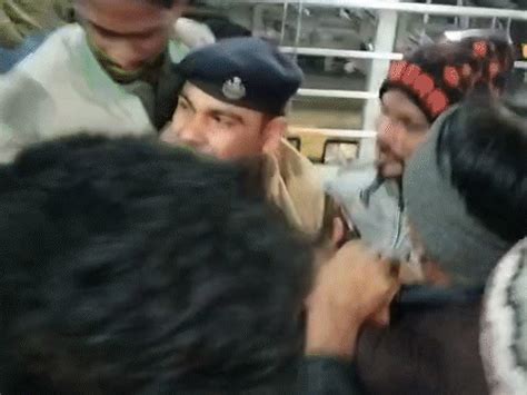 Auto-rickshaw drivers clash with RPF at Ahmedabad’s Kalupur station ...