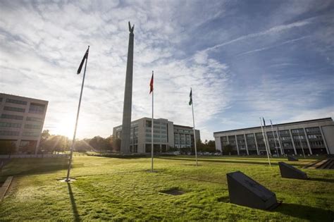 Australian Government, Department of Defence Office Photos | Glassdoor