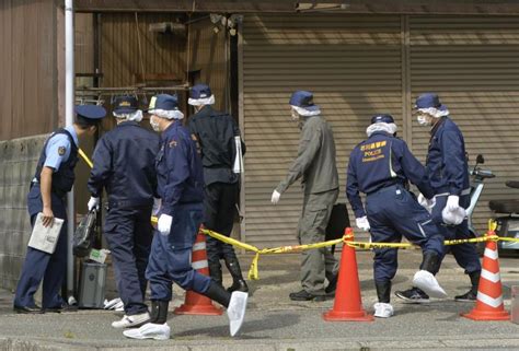 Zwei Polizisten nach Notruf in Kanazawa niedergestochen