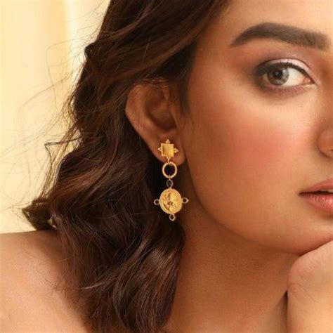Dainty jewellery brands to shop from for your pre-wedding ceremonies
