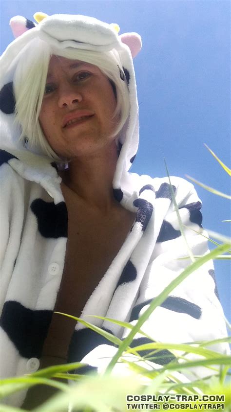 Cosplay Traps Making Out 的图像结果