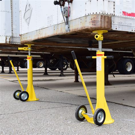Ratchet Top Stabilizing Jack - Forklift America
