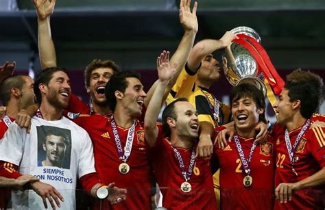 西班牙4球击败意大利夺得欧洲杯冠军 卫冕成功_新闻台_中国网络电视台