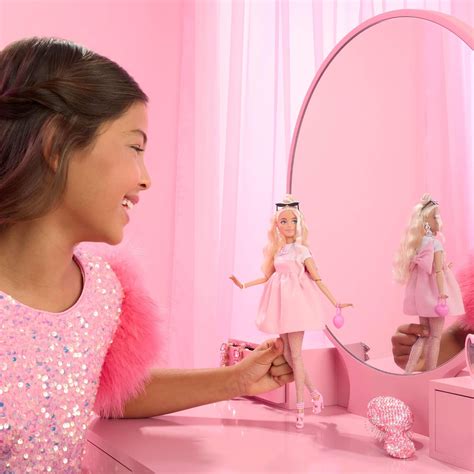 Barbie Deluxe Style Doll # 3 with Barbie Outfit - India | Ubuy