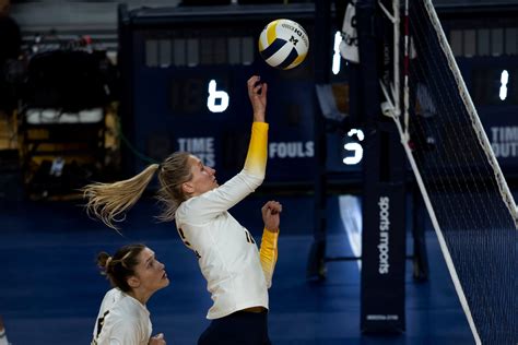 Boney, Michigan volleyball look to build on first half of season
