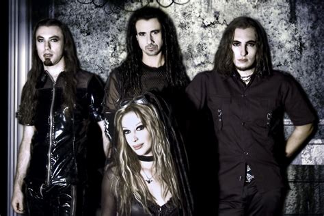 Female gothic metal singers - urfer