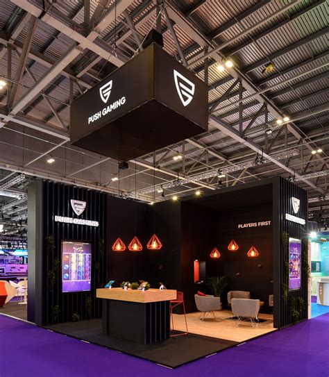 INCEPTION: Customer Reviews, Stands and Services