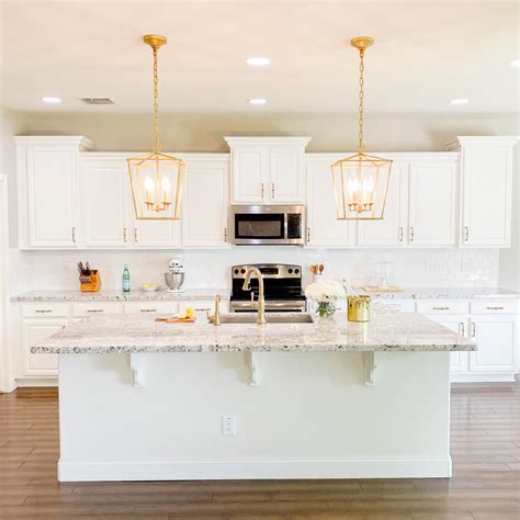 Are White Kitchen Cabinets Passe at Josephine Randle blog