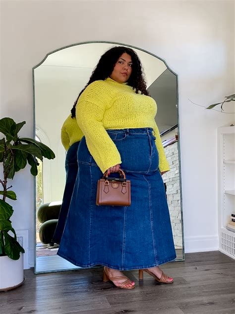 Denim Maxi Skirts Are Trending: 3 Foolproof Outfit Ideas - The Mom Edit