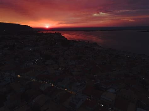 Sunset above lefkada town | Premium Photo