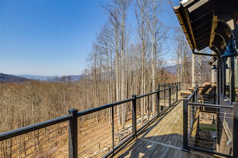 1100 Preserve Road - Balsam Mountain Preserve