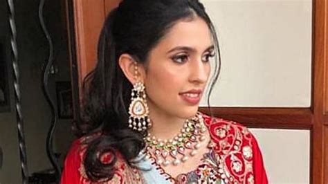 Shloka Ambani’s red Anamika Khanna outfit is the ideal alternative to ...