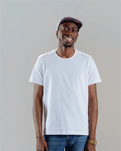 Plain white t shirt for men online