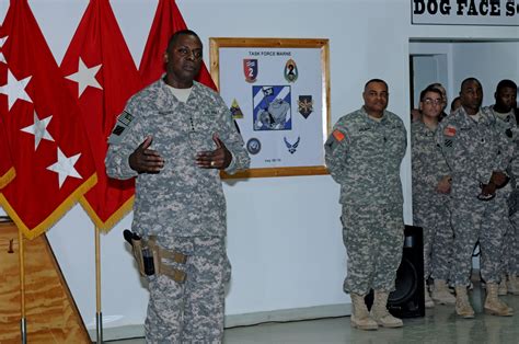 USF-I Commanding General visits COB Speicher | Article | The United ...