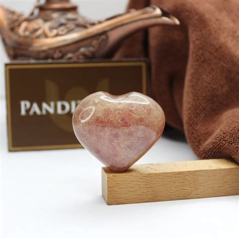 Strawberry Quartz Healing Crystal Heart Stone – Pandit.com