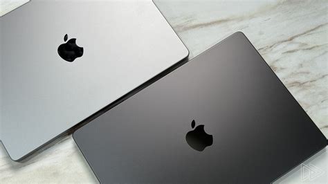 Apple MacBook Pro 14 (M3) Unboxing & Hands-on: Space Black Is In ...