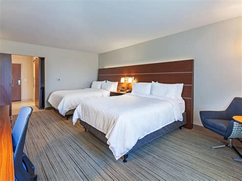 Holiday Inn Express & Suites Tulsa Northeast - Owasso Guest Room ...