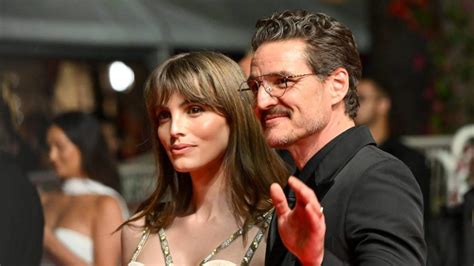Ni Pedro Pascal, ni su novia, la hermana es quién acapara todos los ...
