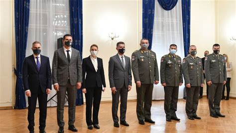 Novosti.rs | Galerija | NAUČNOISTRAŽIVAČKIM RADOM DOPRINELI VOJSCI ...