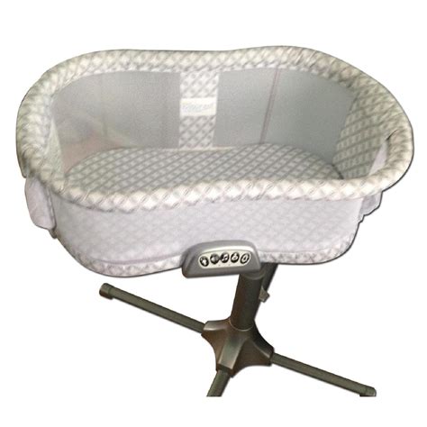 Halo Bassinest Premiere Series Swivel Sleeper Bassinet - AptDeco