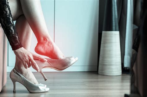 Sharp Pain In Heel When Stretching | 6 Likely Causes