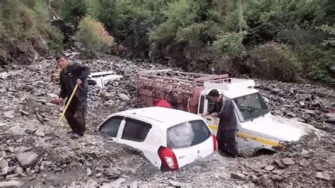 Video: Heavy rain triggers landslide in Shimla, Himachal Pradesh ...