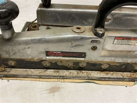 Using a Straight Line Sander Woodwork 的图像结果