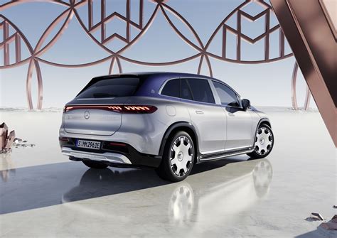 Rolls-Royce Cullinan vs Mercedes-Maybach EQS SUV: Sit Down, Junior! - autoevolution