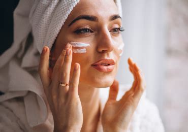 How to Use De Tan Cream: Best Tips for Tan-Free Skin – Pokonut