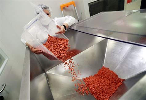 EU parliament to extend new medicine data protection to 7.5 years ...