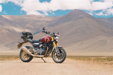 New Triumph 400s' Ridden to Highest Road in the World | For the Ride