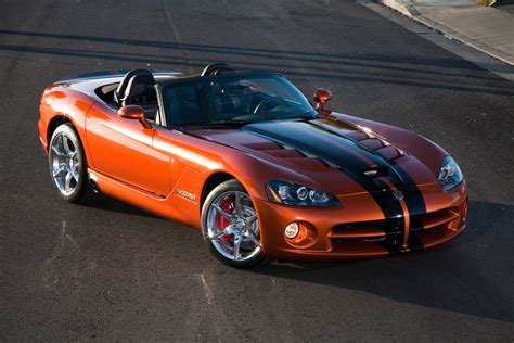 Dodge Viper SRT10 Roadster (2010) - picture 2 of 9